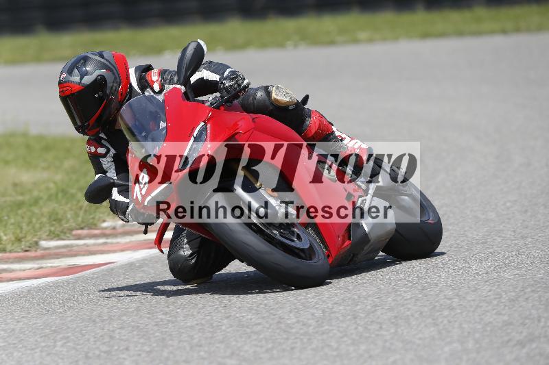 /27 12.06.2025 Ducati Schweiz Trackday Warmup  ADR/gelb-jeaune/19-2